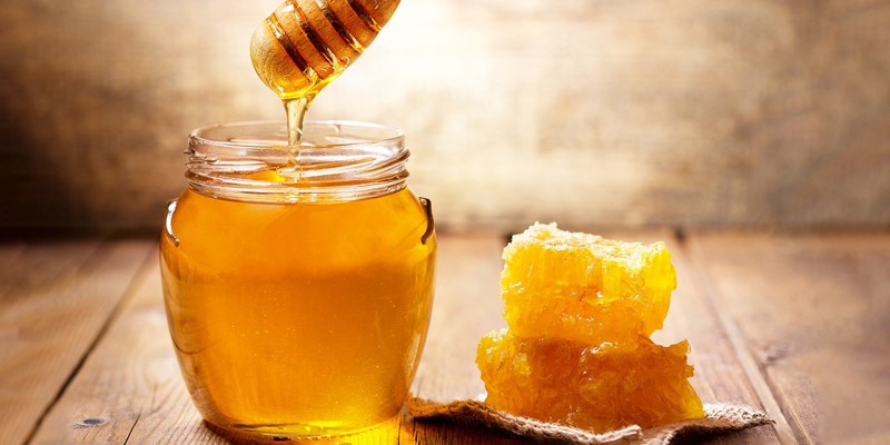 قیمت عسل کنار طبیعی + شیشه های ۶۵۰ گرمی