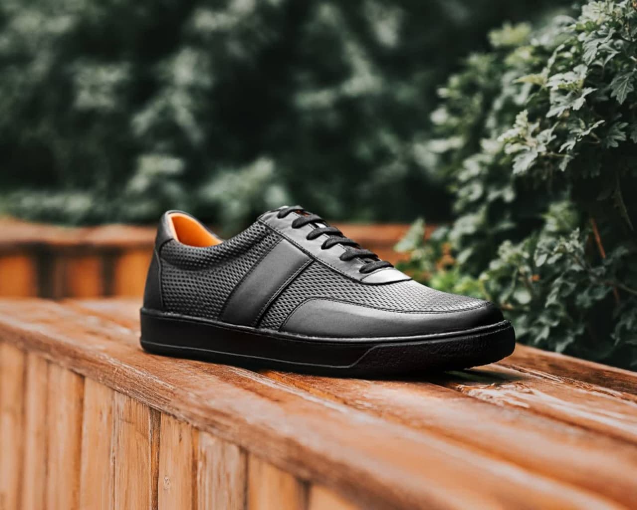 کفش چرم حوله ای با رویه نرم و زیره مقاوم