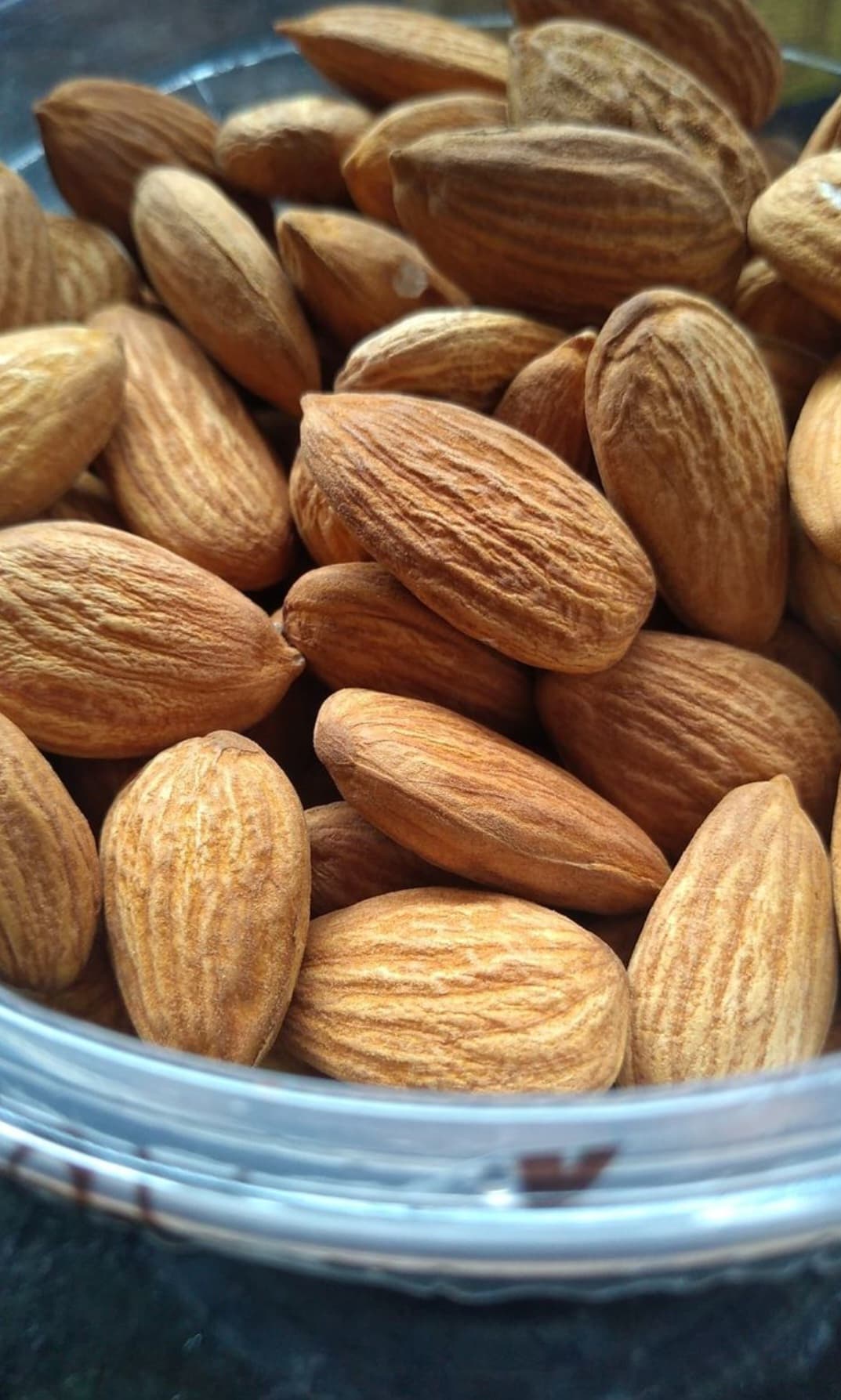 بادام درختی محلی آذر