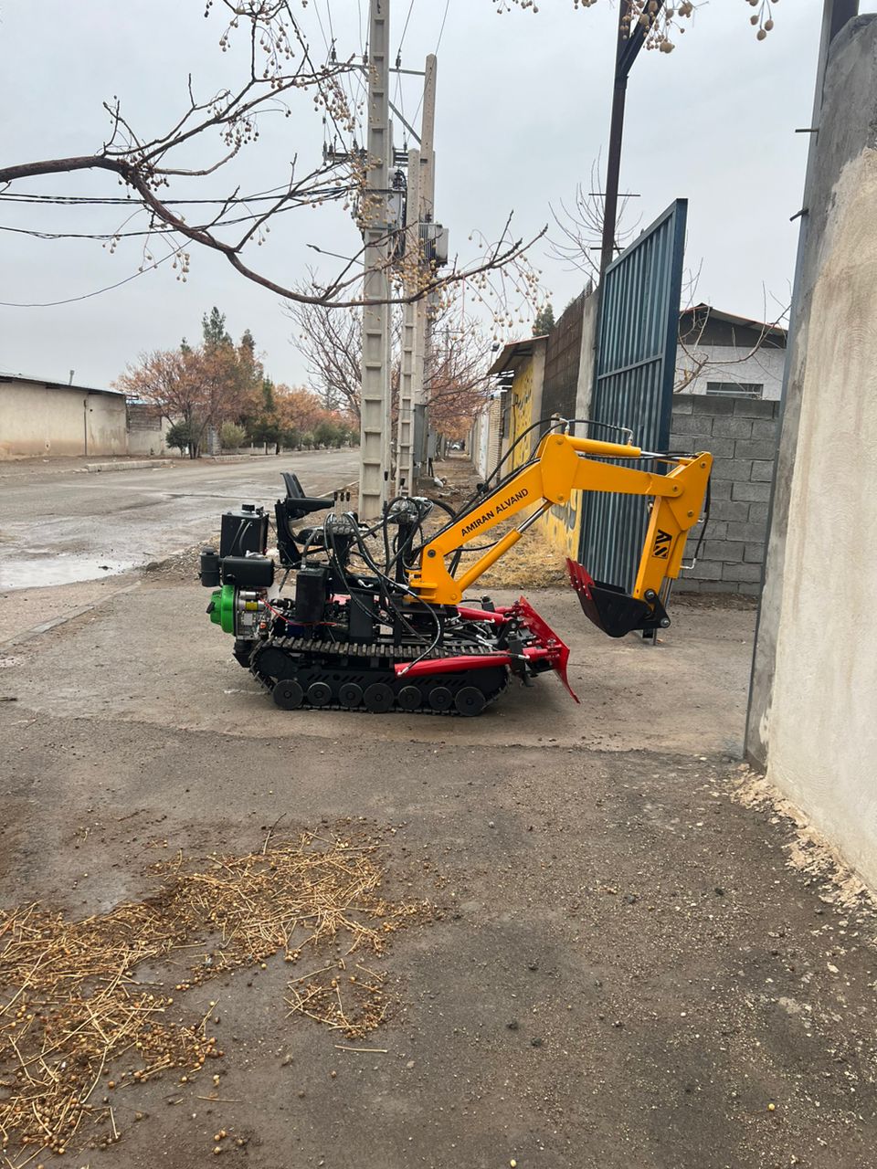 مینی‌ بیل مکانیکی بابکت جمع‌ و جور  قدرت در کوچک‌ ترین فضاها