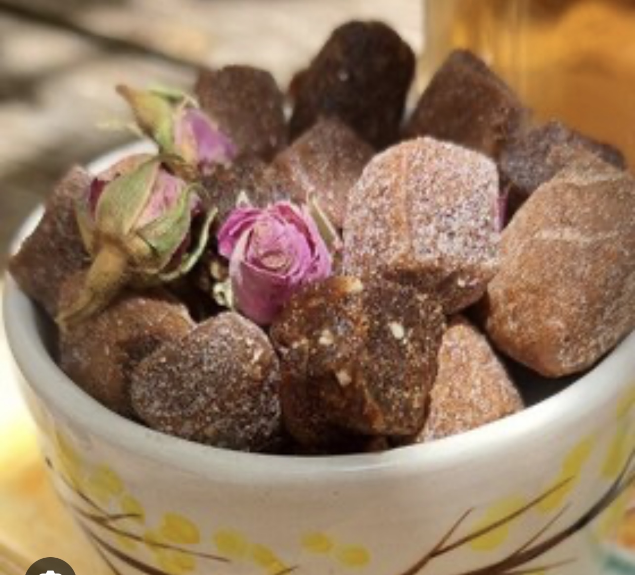 حبه خرمای شگفت انگیز گل محمدی