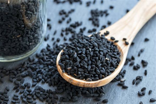 سیاه دانه اصل با قیمت ویژه + فواید شگفت انگیز برای تنفس و ایمنی بدن