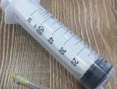سرنگ ۵۰ سی‌سی لوءرلاک با سرسوزن