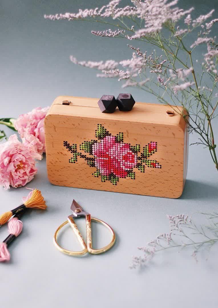 کیف چوبی زنانه کوبلن دوزی شده