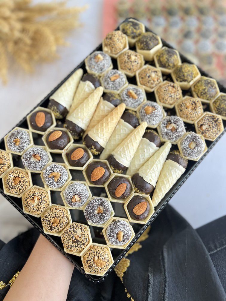 سینی حلوا خرمایی با نون