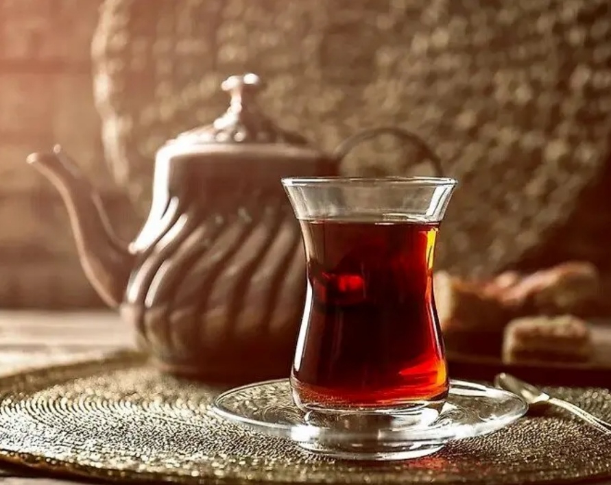 قیمت فروش استثنایی عرق چای کاشان