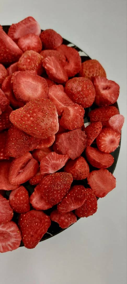 خرید عمده توت فرنگی خشک انجمادی + کیفیت درجه 1