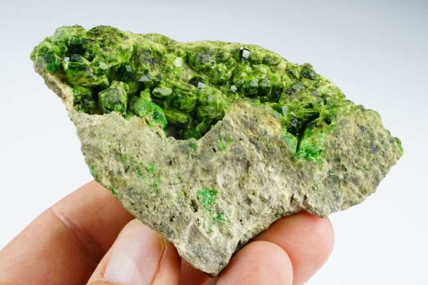 قیمت سنگ راف گارنت سبز + فروش استثنائی