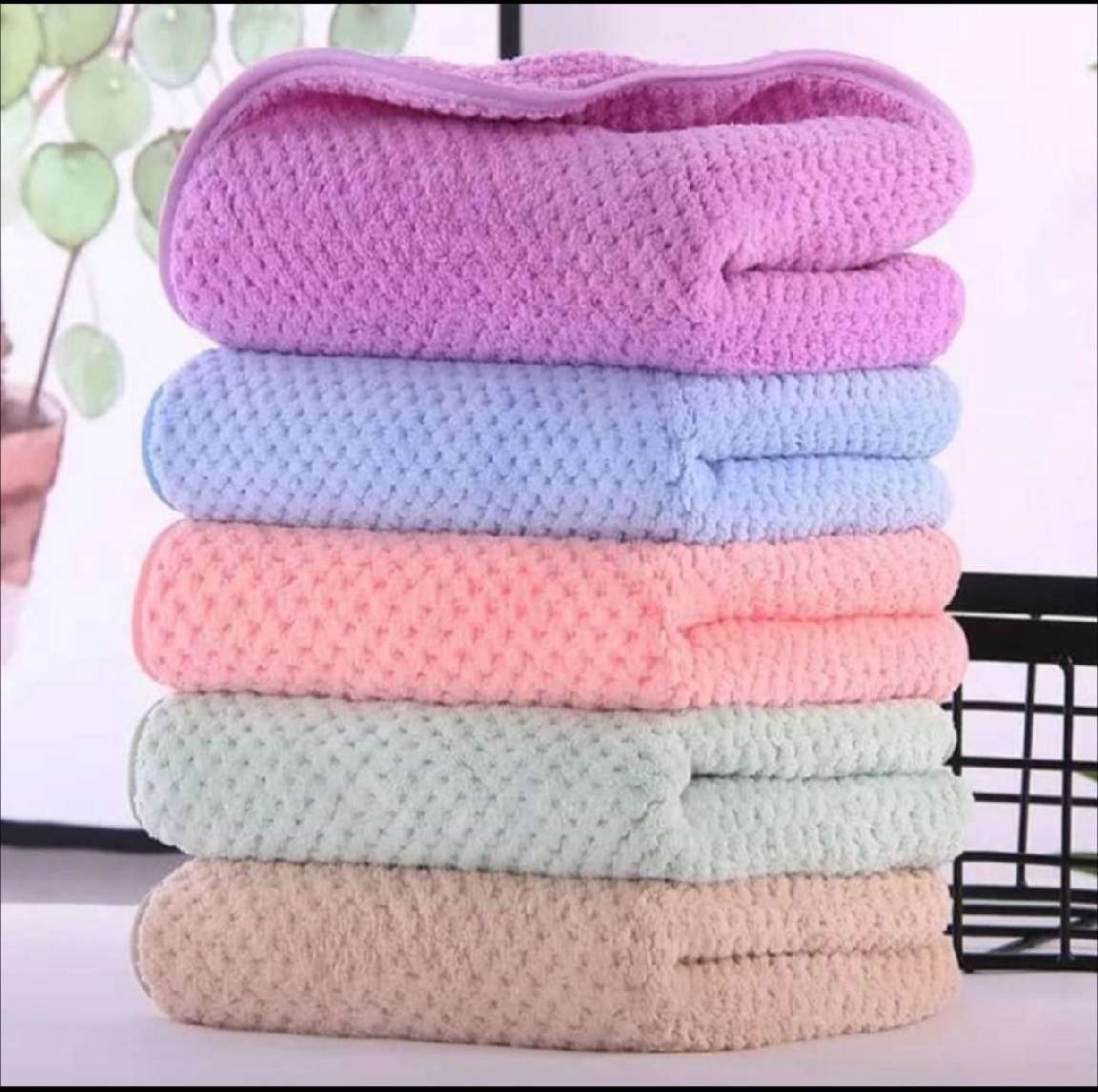 قیمت ارزان و باکیفیت و به صرفه حوله حمام پولیشی و با آبگیری عالی + عمده