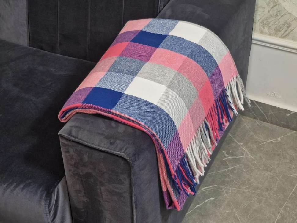 خرید ارزان و باور نکردنی و باکیفیت پتوی مسافرتی باران 520 گرمی + عمده