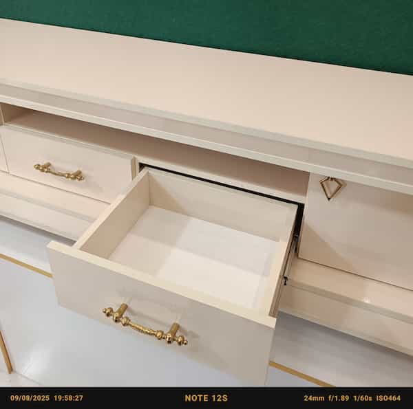 تصویر 2 از میز تلویزیون ترکیه جدید سبک و مناسب فضا های کوچک و بزرگ