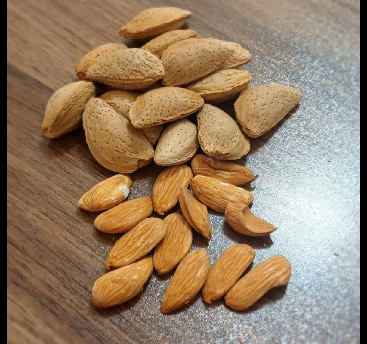 بادام منقا اعلا + قیمت روز و عالی
