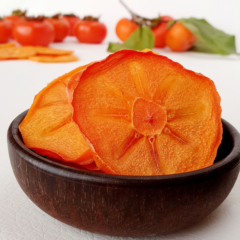 خرمالو رسیده و خوش طعم خشک شده، میوه خشک سالم و خوشمزه