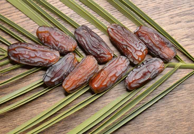 فروش خرما پیارم عسلی درجه یک + قیمت رقابتی
