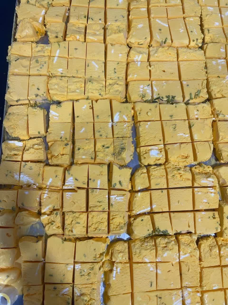 فروش بستنی خشک سنتی زعفرانی + قیمت مناسب