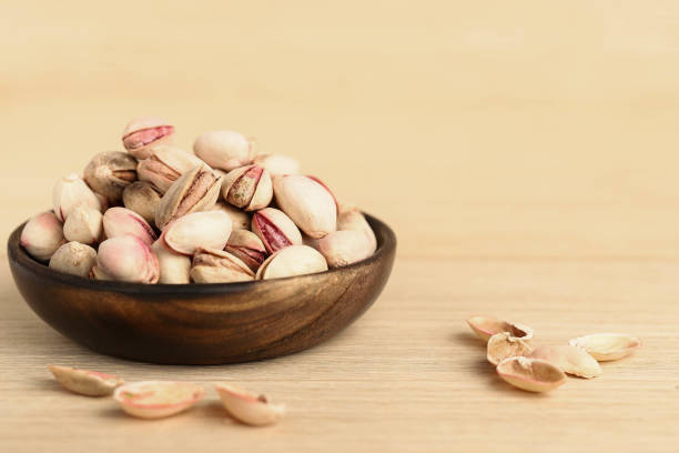 تصویر 2 از پسته خام حسینی شور و زعفرانی مناسب مجالس