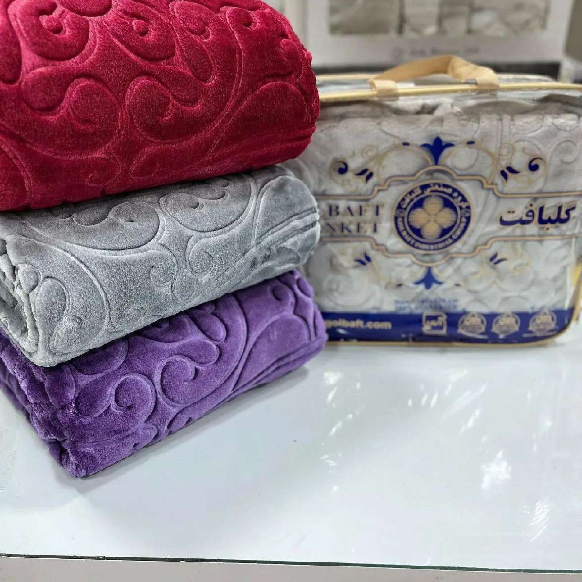 پخش عمده و قیمت ارزان و با کیفیت پتو دو نفره گلبافت ابعاد 240×220  تک رنگ