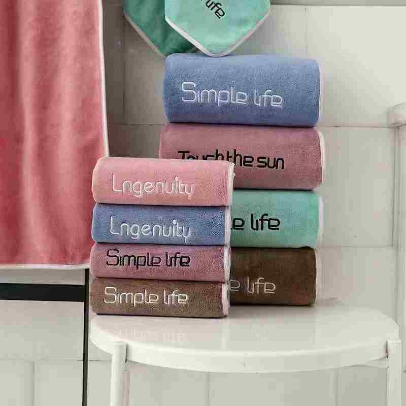 خرید عمده حوله میکروفایبر گلدوزی شده استخری + ترکیبی از زیبایی کارایی