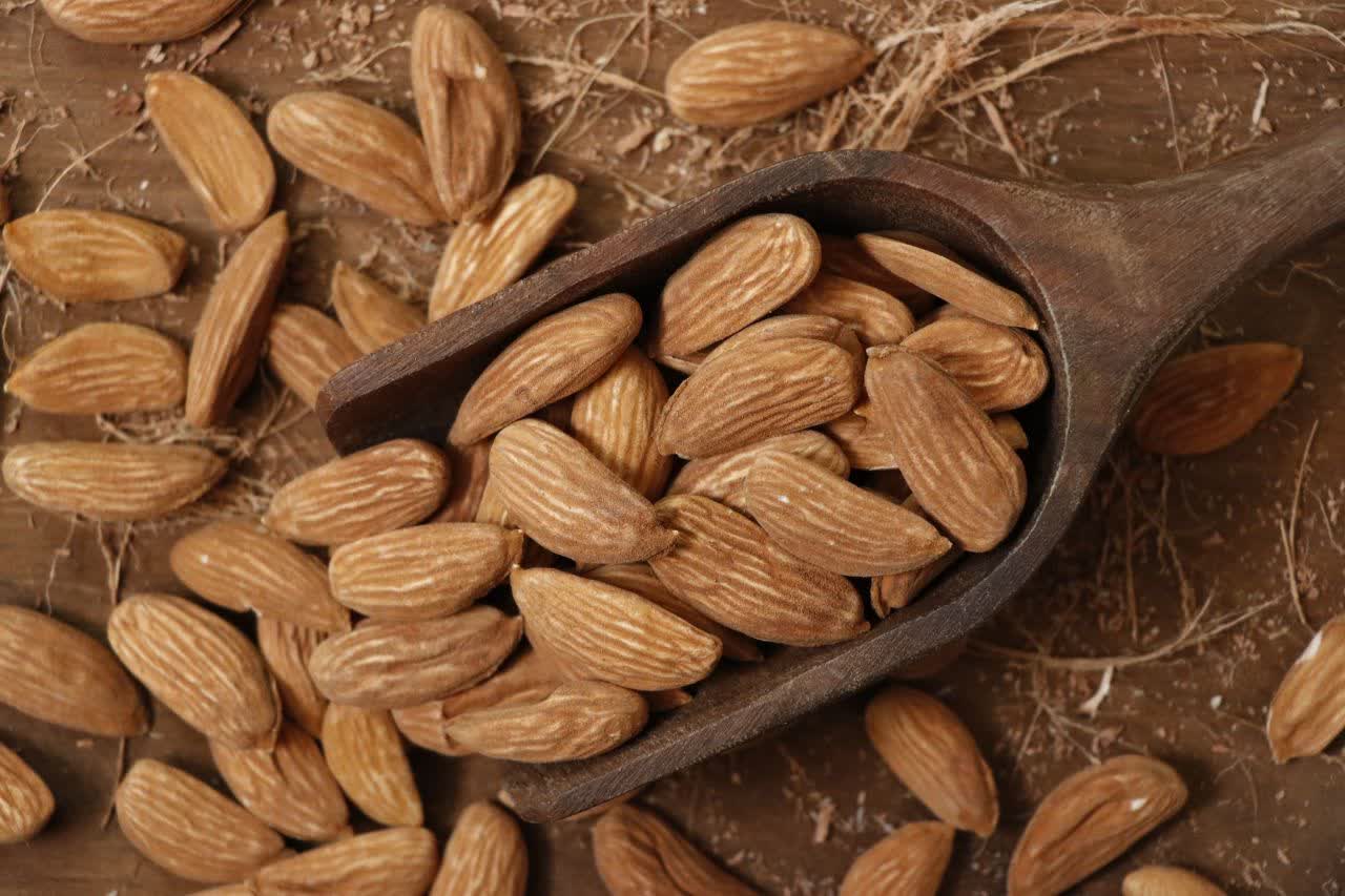 خرید مغز بادام تازه مامایی a2