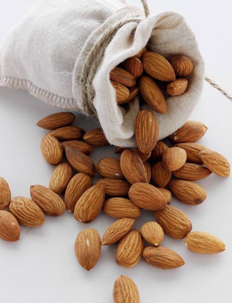 مغز بادام درختی با قیمت عالی