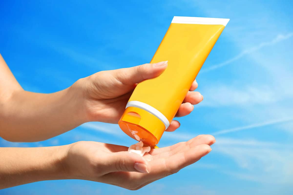 خرید کرم ضد آفتاب سینره برای پوست حساس + قیمت فروش استثنایی