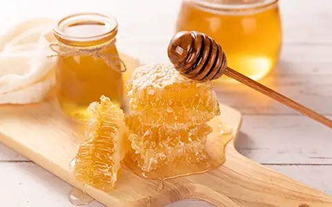 خرید عسل چهل گیاه + قیمت ویژه