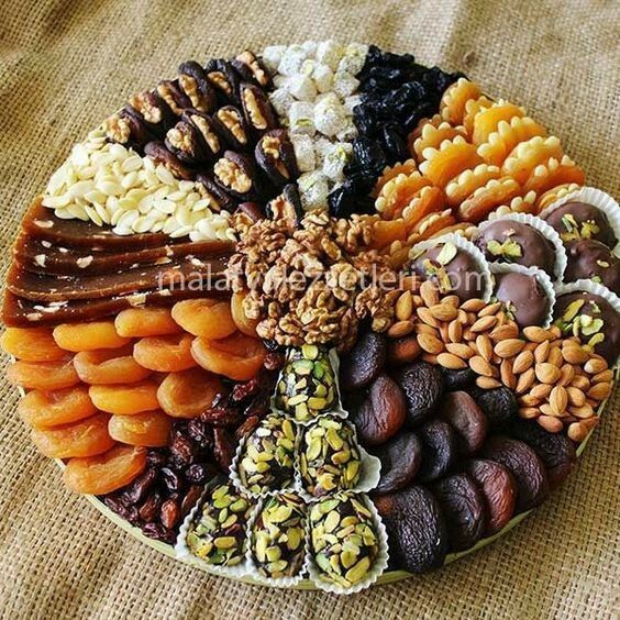 خرید انواع خرما مغز دار درجه یک طعم شیرین قیمت ارزان