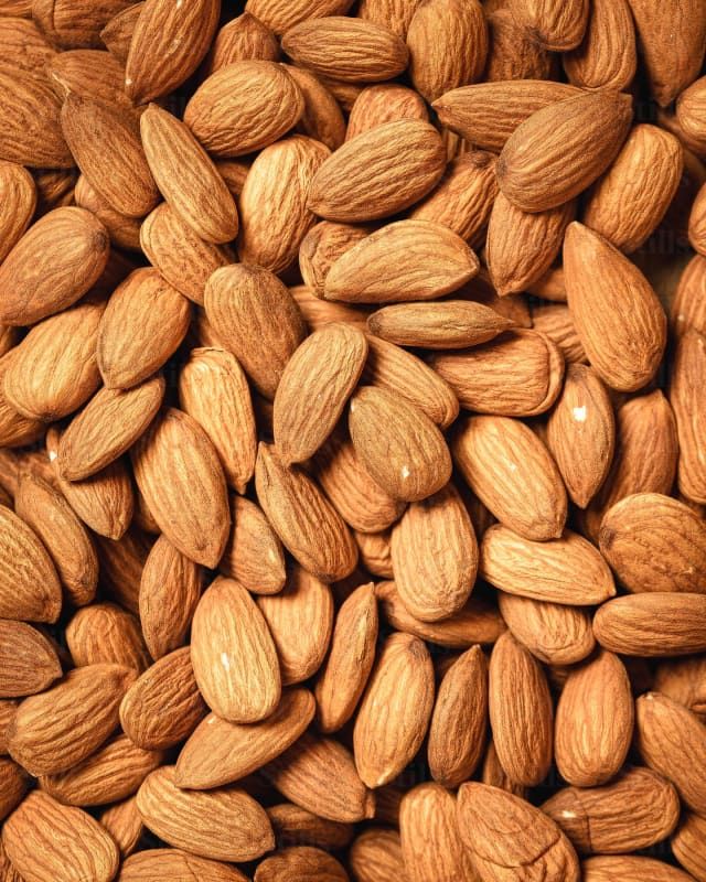 خرید مغز بادام مامایی تازه  + ارسال سریع از چهارمحال