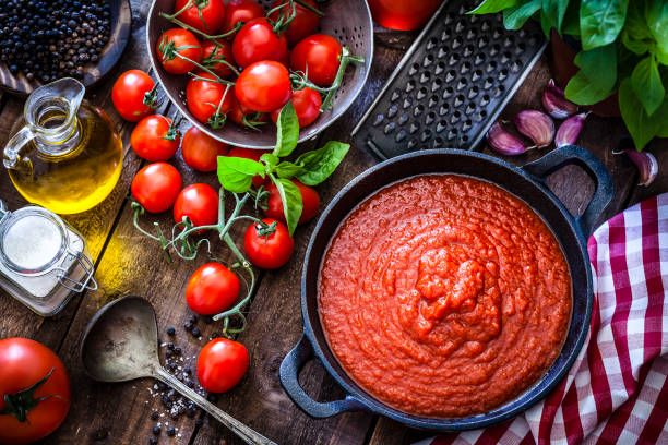 فروش رب گوجه با بستهبندی پلاستیکی مقاوم