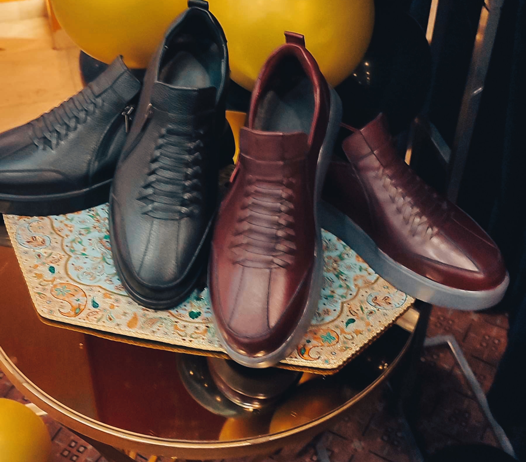 کفش چرم پوست ماری زنانه با ترکیب رنگ جذاب و کیفیت عالی