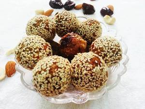 فروش آنلاین خرمای توپی با پسته