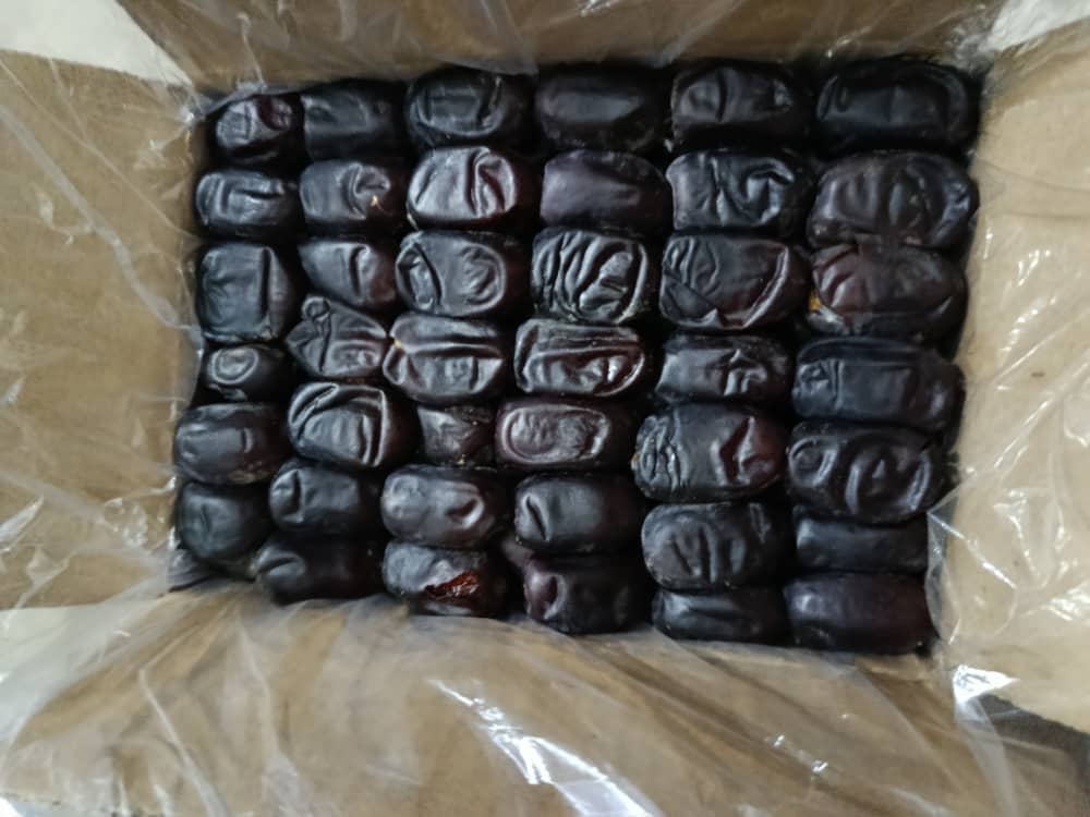 خرمای مضافتی درجه یک ۸۰۰ گرم منوجان