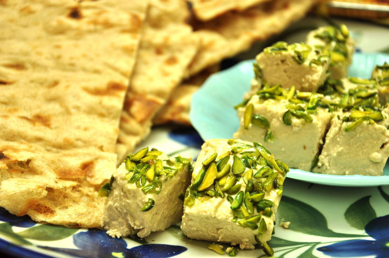 خرید بی دردسر حلوا شکری ۴۰۰ گرمی + قیمت مقرون به صرفه