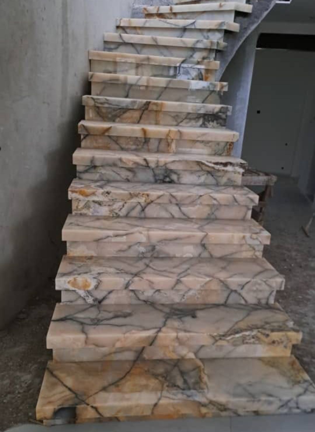 قیمت فروش سنگ مرمر جهت اجرای تی وی وال و دکوراسیون داخلی