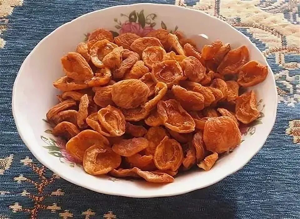 خرید زرد آلو خشک ترش ملس درمیان