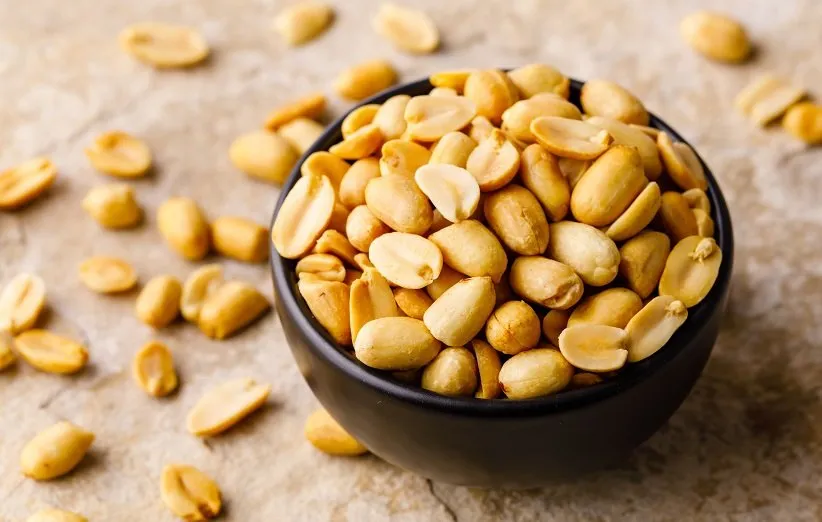 بادام زمینی آستانه اشرفیه