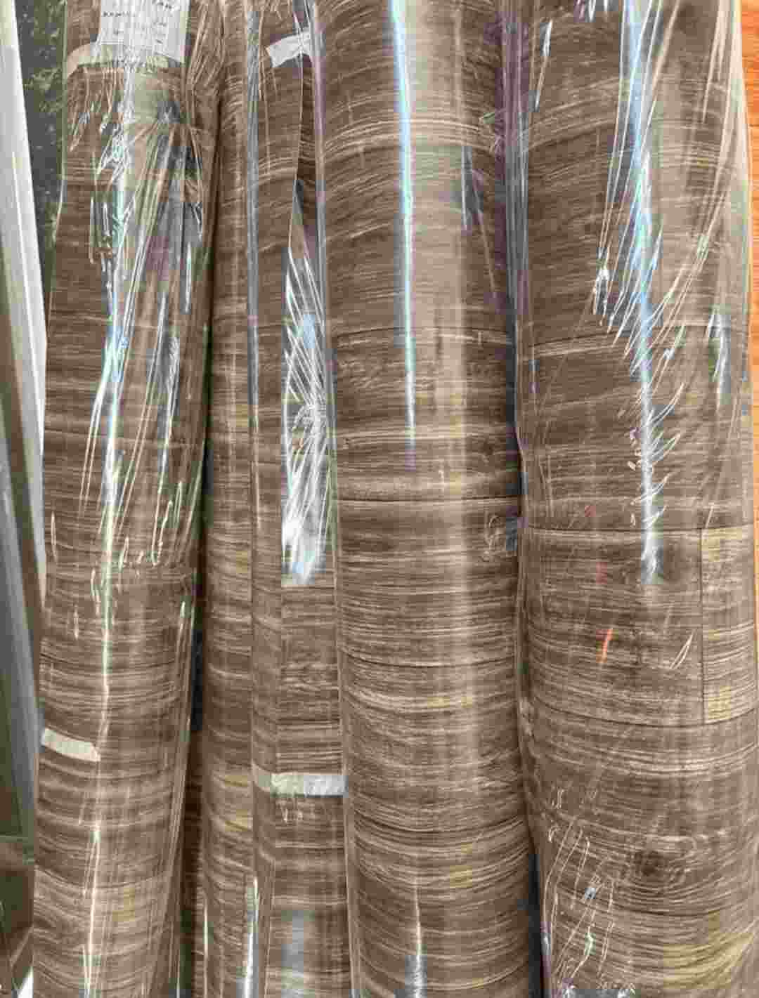 تصویر 2 از کفپوش ضد لغزش متری با نصب آسان و سریع