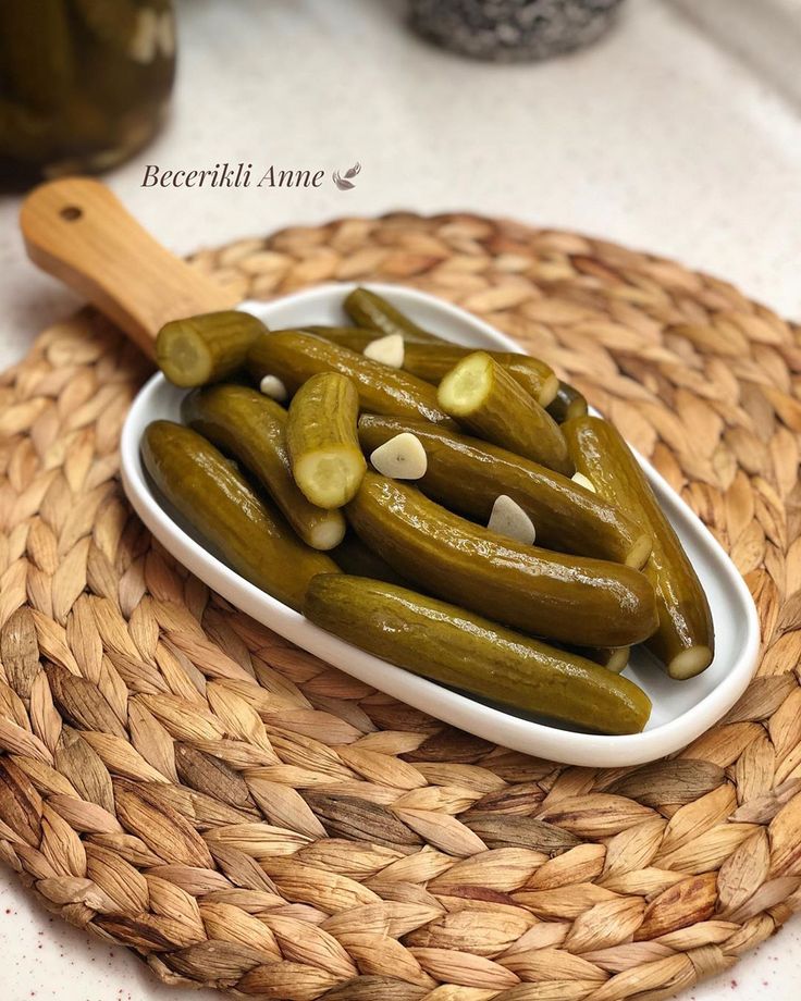 کنسرو خیارشور ویژه ۱۳۰۰ گرمی