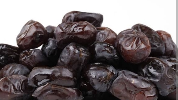 تصویر 2 از خرما مضافتی ۷۰۰ گرمی مغذی و لطیف