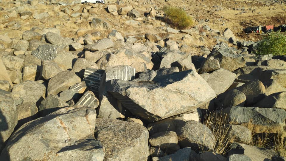 تصویر 2 از قیمت سنگ لاشه گرانیت + فروش ویژه