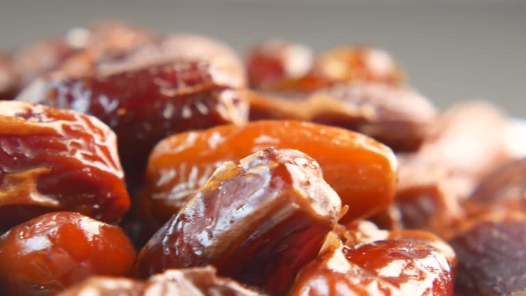 خرید و قیمت انواع خرما زاهدی عسلی درجه یک