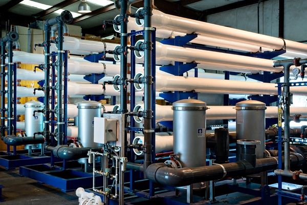 قیمت خرید دستگاه تصفیه آب صنعتی RO با ظرفیت 50 مترمکعب