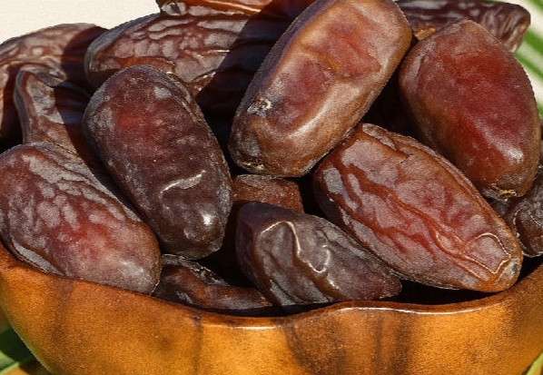 خرما کبکاب درجه یک سطل ۳۷۵۰ گرمی