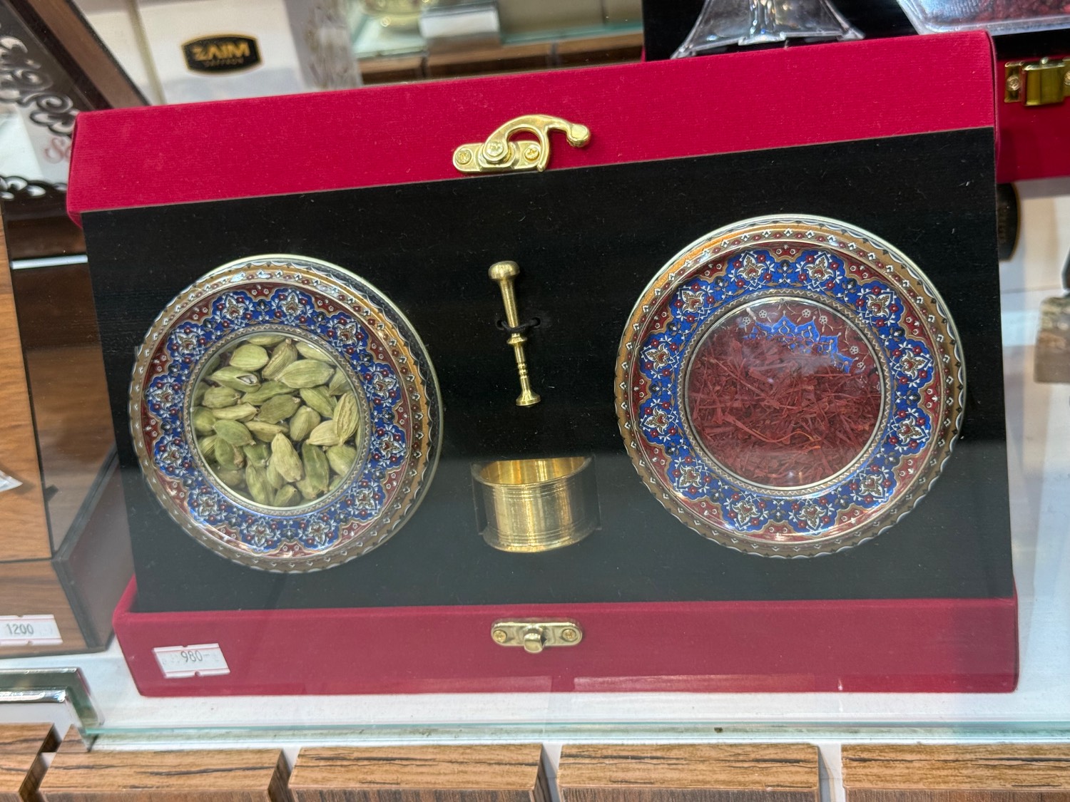 خرید تضمینی زعفران نگین یک مثقالی ارگانیک + با کیفیت صادراتی