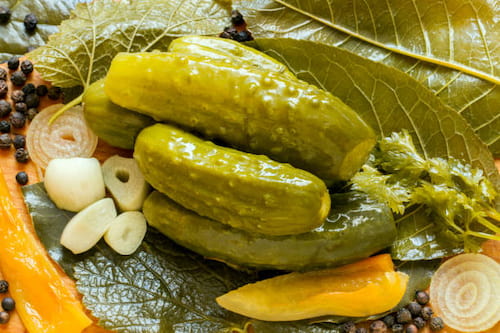 خرید خیارشور سرکه ای ترد + قیمت فروش استثنایی