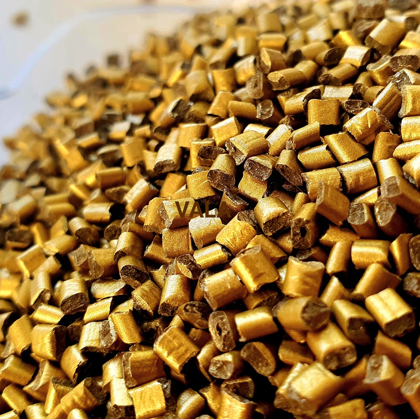 قیمت مستربچ طلایی لوکس گرید متوسط