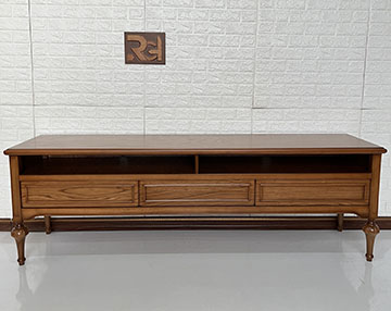 میز تلویزیون رنگ گردویی طرح کلاسیک مناسب دکور های سنتی و گرم