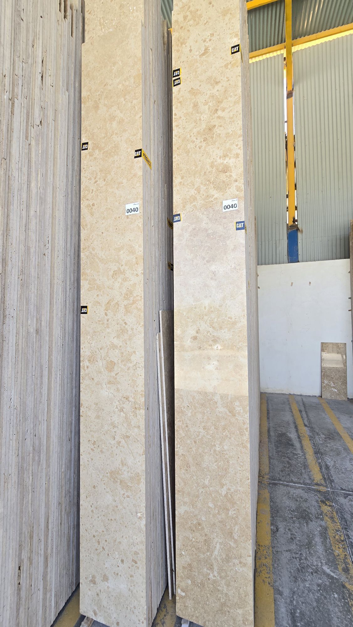 ارزان ترین قیمت سنگ های تراورتن کرم و عسلی در ایران