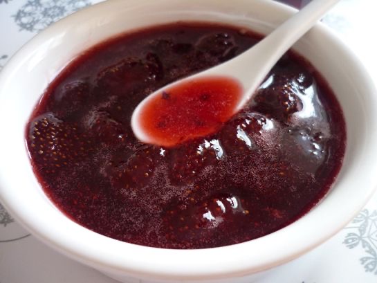 خرید عمده مربا توت فرنگی درجه یک و با کیفیت از اصفهان