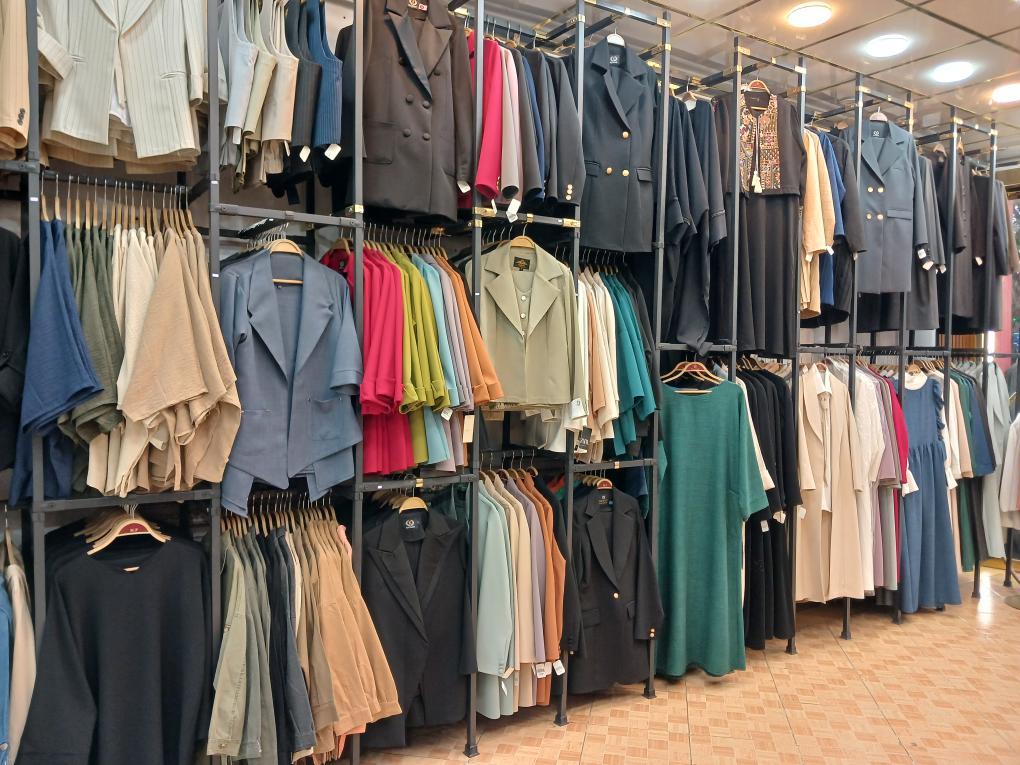 قیمت فروش آسان پوشاک زنانه رسمی